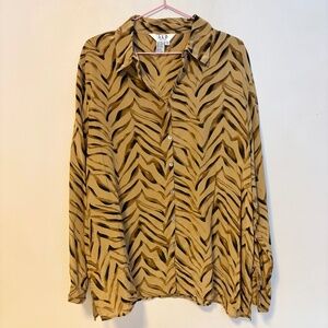 S.L.B. Woman Sunny Leigh Button Down Collared Silk Blouse Tiger Animal Womens 1X